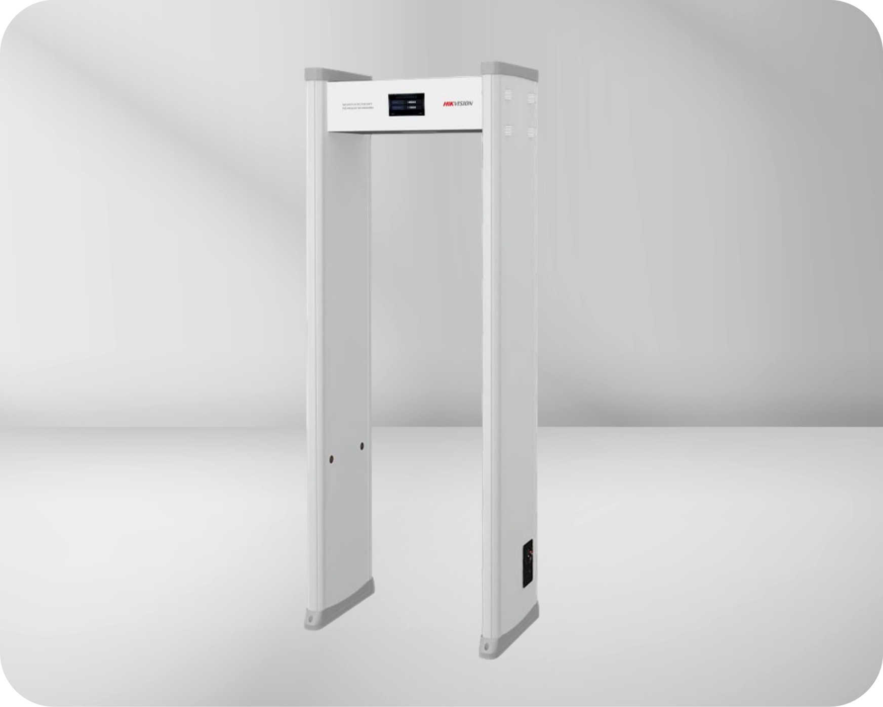 Handheld metal detector for screening